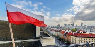 Polonya en büyük turizm pazarlarımız arasına nasıl girer? Polonya bayrak