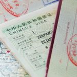 Turist ve seyahat vizesi işlemlerini yeniden başlattı Turist ve seyahat vizesi işlemlerini yeniden başlattı