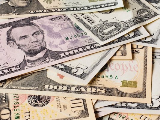 Alman bankadan yeni Dolar/TL öngörüsü Dolar Kritik Eşiği Geçti