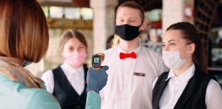 Unutulan turizm işçileri borç batağına girdi Turizm Çalışanları İçin Portör Muayenesi ve Akciğer Filmi Zorunluluğu Getiriliyor