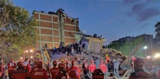 AKUT, enkaz altından 13 can kurtardı