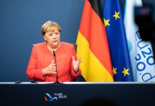 Merkel’den Türkiye için vize serbestisi açıklaması