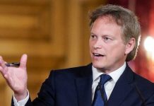 İngiltere’den karantina uygulamasını yumuşatma sinyali