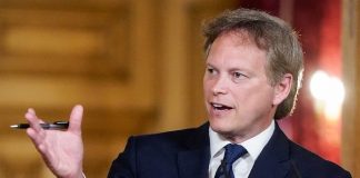 İngiltere karantina için yeni kararını açıkladı