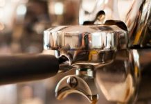 Kahve severler için tüm ihtiyaçlar Kaave Roastery mağazalarında