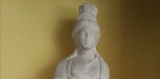 Bin 700 yıllık ana tanrıça heykeli Türkiye yolunda