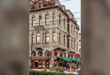 200 yıllık tarihi bina satışa çıkarıldı