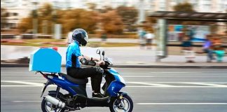 Aşçılar moto kurye oldu