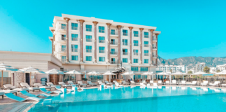 Bir otel daha kapatma kararı aldı