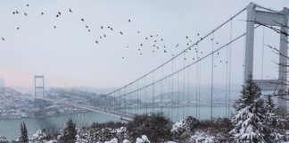 İstanbul karlar altında kaldı