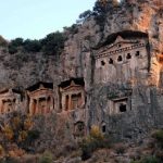 Kral kaya mezarları Turizm Bakanı’ndan destek bekliyor!