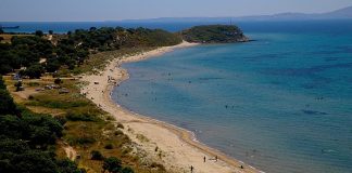 Troya Savaşı’nın yapıldığı Papaz Plajı’ndan yasa dışı kum alındı Çanakkale’nin güzide alanlarından olan, denizi ve plajı ile göz dolduran, Papaz Plajı