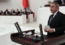 “Bakan Ersoy ‘Dünya bizi kıskanıyor’ moduna girmiş”