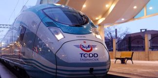 Hizmette “Tek rakibim THY” diyecek (TCDD), Yüksek Hızlı Tren (YHT) bilet fiyatlarına yüzde 25,6 oranında zam yaptı.