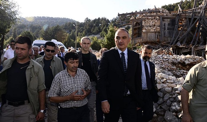Turizm Bakanı Ersoy’un köyünde sit alanına duvar ördüler