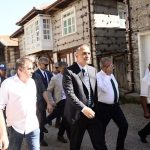 Turizm Bakanı Ersoy’un köyünde sit alanına duvar ördüler