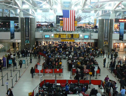 ABD’den Dünyayı Sarsacak Öneri: Düzensiz Göç Veren Ülkelere Tam Seyahat Yasağı!