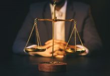 Kayyum seven turizmciler Adalet terazisi