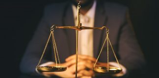 Kayyum seven turizmciler Adalet terazisi