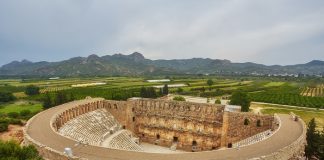UNESCO Dünya Mirası listesinde Türkiye’ye adil davranmıyor Aspendos Tiyatrosu