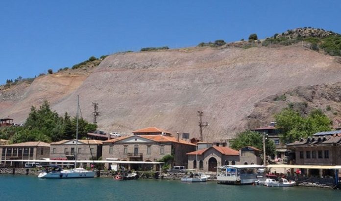 assos limanı yeni hali ‘Afet bölgesi’ ilan edildikten sonra Assos Antik Limanı’ndaki kaya ıslah çalışmasının görüntüleri ortaya çıktı.