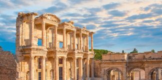 Müze ve Ören Yerleri Bayram Tatilinde Doldu Taştı Müze ve Ören Yerleri Bayram Tatilinde Doldu Taştı