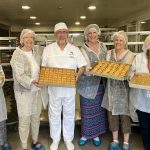 Amerikalı ünlü yemek yazarı Karaköy Güllüoğlu’nda