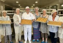 Amerikalı ünlü yemek yazarı Karaköy Güllüoğlu’nda