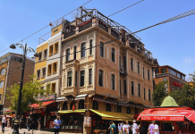 Ayasofya Camii’nin 150 yıllık komşusu satılık