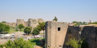 Diyarbakır’ın Hevsel Bahçeleri risk altında Diyarbakır Surları