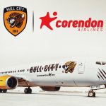 Acun Ilıcalı’nın takımı Hull City, Corendon Airlines ile Antalya’ya geliyor İngiltere Champions League’de mücadele eden Hull City Futbol Takımı, hazırlık kampı için yüzlerce taraftarıyla birlikte 27 Kasım Pazar günü Antalya’ya geliyor.