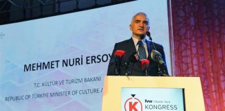 Bakan Ersoy Alman turizmcilerle buluştu Bakan Ersoy Alman turizmcilerle buluştu