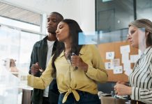 Müze Müdürünün İran’da Gerçekleştirdiği Gizli Kültürel Diplomasi Görevi Müze Müdürünün İran'da Gerçekleştirdiği Gizli Kültürel Diplomasi Görevi