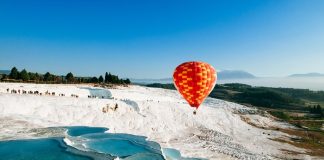 Türkiye’nin en güzel kaplıcaları Pamukkale'yi Yılın 8 Ayında 1 Milyon 700 Bin Turist Ziyaret Etti