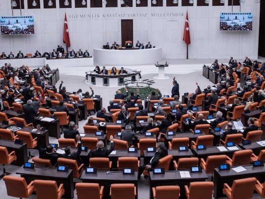 TBMM’de Muhalefet Partilerinin “Gıda Zehirlenmeleri” İle İlgili Grup Önerileri Kabul Edilmedi AJet Meclis Gündeminde