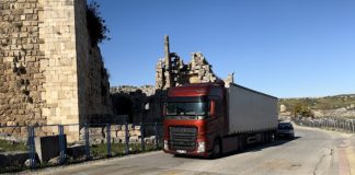 İçinden TIR geçen antik kent İçinden TIR geçen antik kent