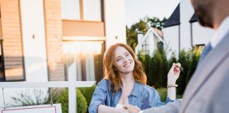 Amerika’da Ev Almak Çok Kolay Amerika’da ev almak ve kiraya vermek son dönemlerde hiç olmadığı kadar popüler.