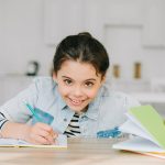 Yaklaşık 20 milyon öğrenci karne alarak yaz tatiline girdi Online eğitimden sonra evde eğitim mi geliyor?