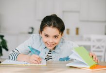 Yaklaşık 20 milyon öğrenci karne alarak yaz tatiline girdi Online eğitimden sonra evde eğitim mi geliyor?