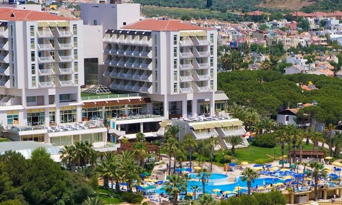 Fantasia De Luxe Otel Kuşadası Kuşadası’ndaki 300 odalı otel icradan satılık