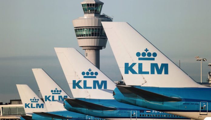 KLM Schiphol Havalimanı Schiphol Havalimanı gece uçuşları için karar