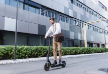Kiralık E-Scooter Kullanımını Yasakladı Paris Kiralık E-Scooter Kullanımını Yasakladı.