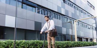 Kiralık E-Scooter Kullanımını Yasakladı Paris Kiralık E-Scooter Kullanımını Yasakladı.