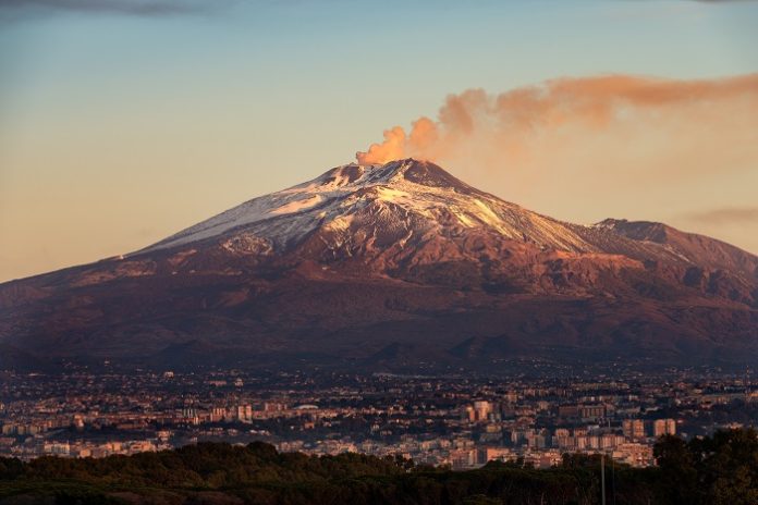 Catania and Mount Etna Volcano - Sicily Italy Meteoroloji'den Etna Yanardağı açıklaması
