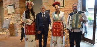 “Doğanın Uyanışı/Hıdırellez” sergisi İstanbul Lale Vakfı’nda açıldı "Doğanın Uyanışı/Hıdırellez" Sergisi, 17-29 Mayıs 2023 tarihleri arasında İstanbul Lale Vakfı 'nda ziyaret edilebilecek.