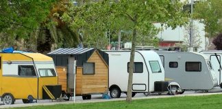 Kartal Sahil’de karavan işgali tartışması https://www.milliyet.com.tr/ekonomi/deprem-ve-pandemiden-sonra-talep-patlamasi-yasaniyor-fiyati-860-bin-lira-6952546