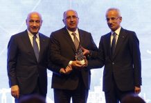 ODEON Tours, TİM Ödüllerinde Çifte Başarı: Hizmet İhracatı ve Seyahat Acenteliği Kategorilerinde Öne Çıktı Coral Travel Group Yönetim Kurulu Başkanı Sayın Ayhan Bektaş’a ödülünü, Ulaştırma ve Altyapı Bakanı Sayın Abdülkadir Uraloğlu ve TİM Başkanı Sayın Mustafa Gültepe verdiler.