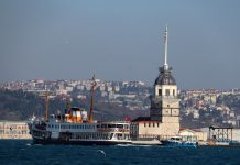 Kız Kulesi: Fotoğrafçı Nil Göksel’in Objektifinden Geçmişten Günümüze Restorasyon Öncesi Kız Kulesi: 5 Şubat 2022