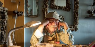 Deniz, dal parçaları ve hayaller: Mehmet Türkçelik ile Driftwood Sanatı