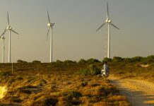 Bozcaada Polente Burnu: Muhteşem Gün Batımı Deneyimi ve Tehlikeleri Bozcaada Polente Burnu'nda Gün Batımı Keyfi: Güvenlik Bilincine Dikkat